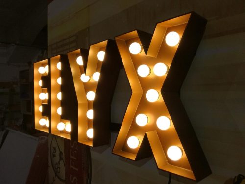 Letras iluminadas ELYX realizado por LetrasEsferovite.pt
